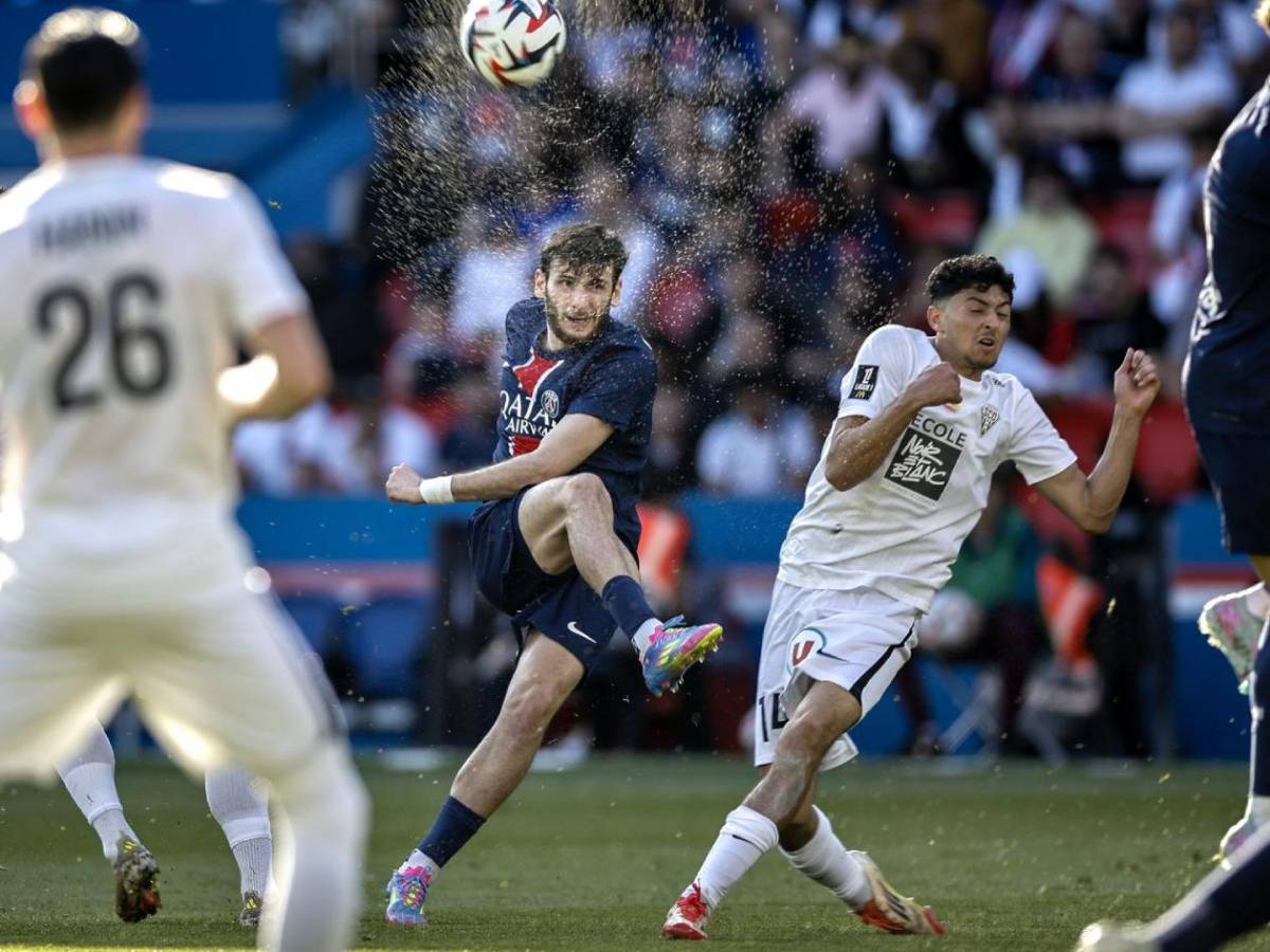 Lo que no viste: PSG campeón de la Ligue 1 festeja a lo grande en París