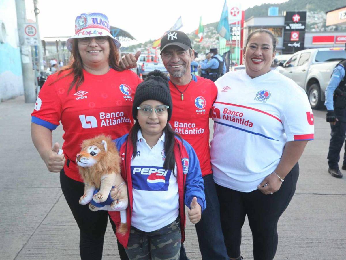 Olimpia genera ambientazo en el Chelato Uclés previo a partido contra Real Estelí