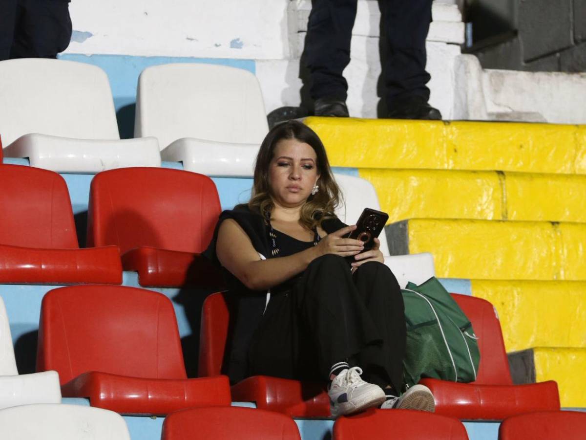 Esposa de directivo, la hermosa chica de ESPN y el beso que robó todas las miradas