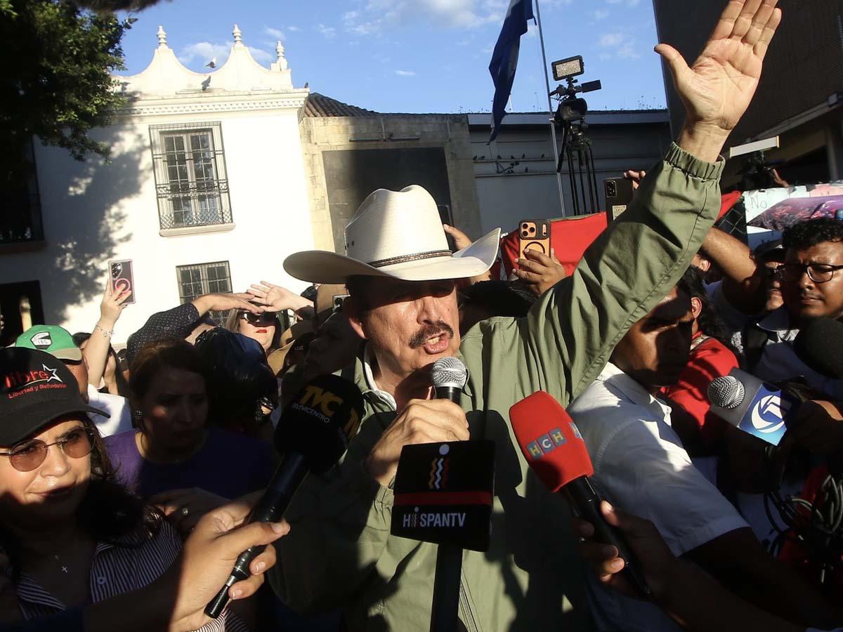 Libre muestra fracturas internas con nuevas candidaturas