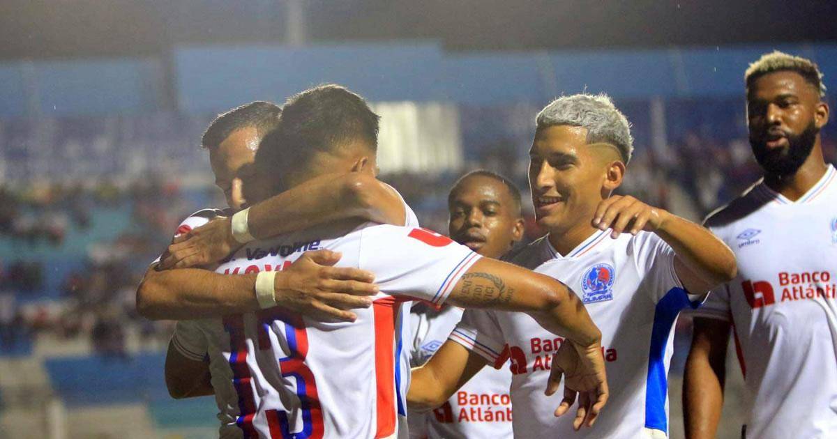Moya adelanta de ‘pechito’ a Olimpia y Olancho se queda con 10 Moya adelanta de ‘pechito’ a Olimpia y Olancho se queda con 10