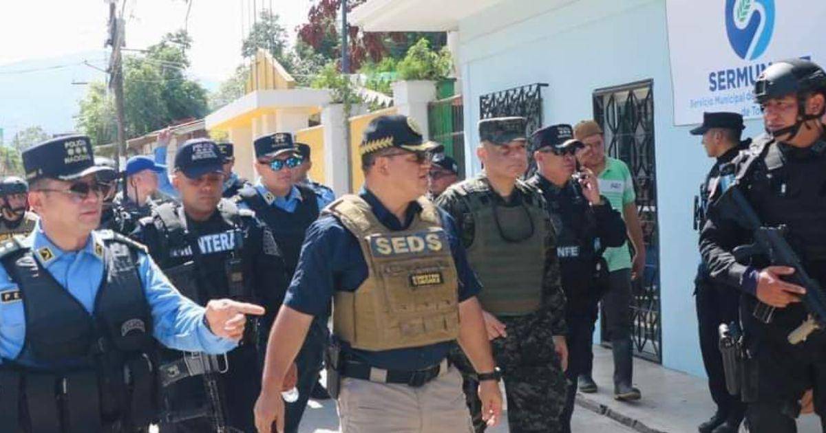 Ministro de Seguridad lanza operación candado en Colón Ministro de Seguridad lanza operación candado en Colón