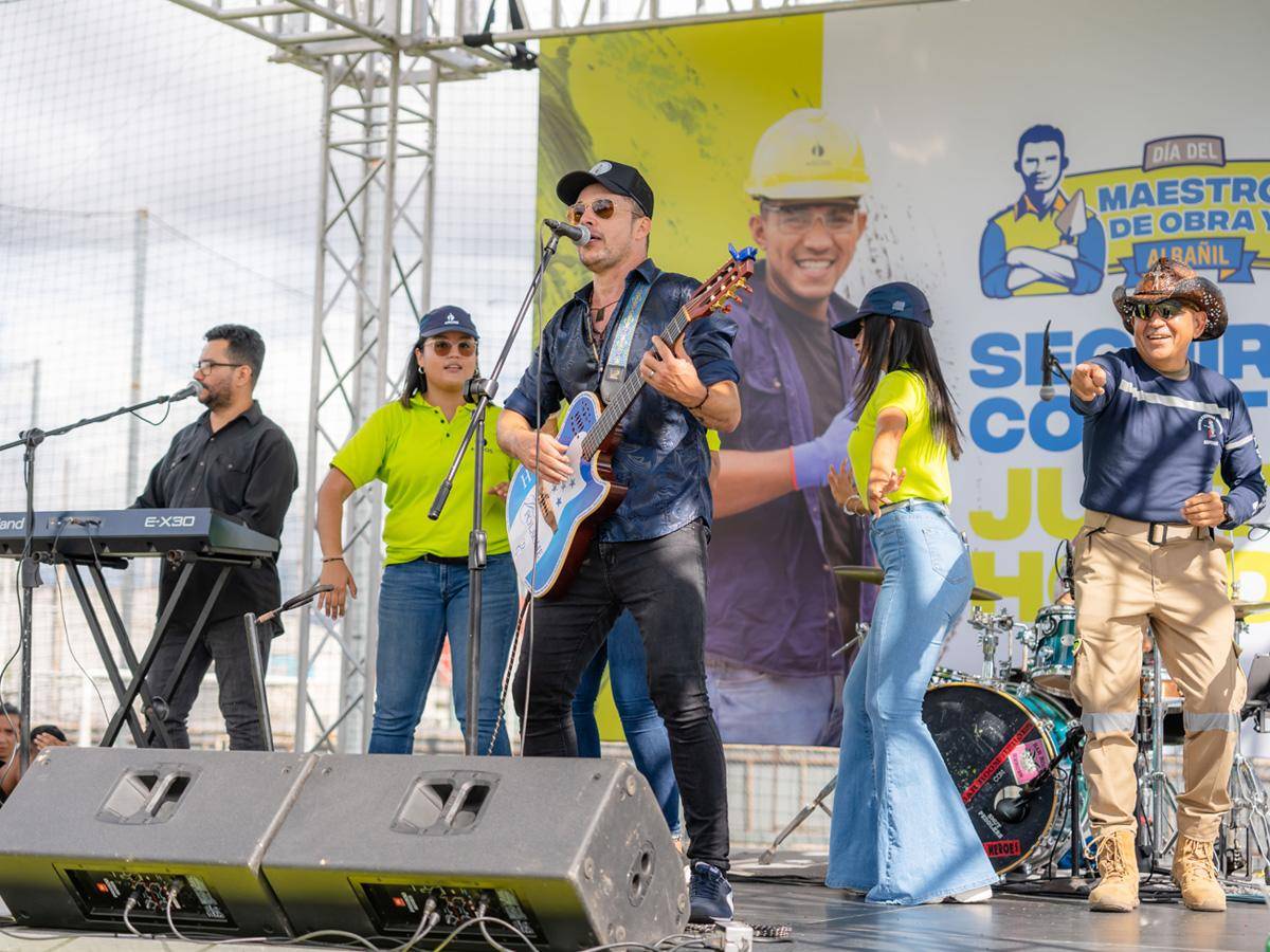 Presentación del cantante hondureño Polache.