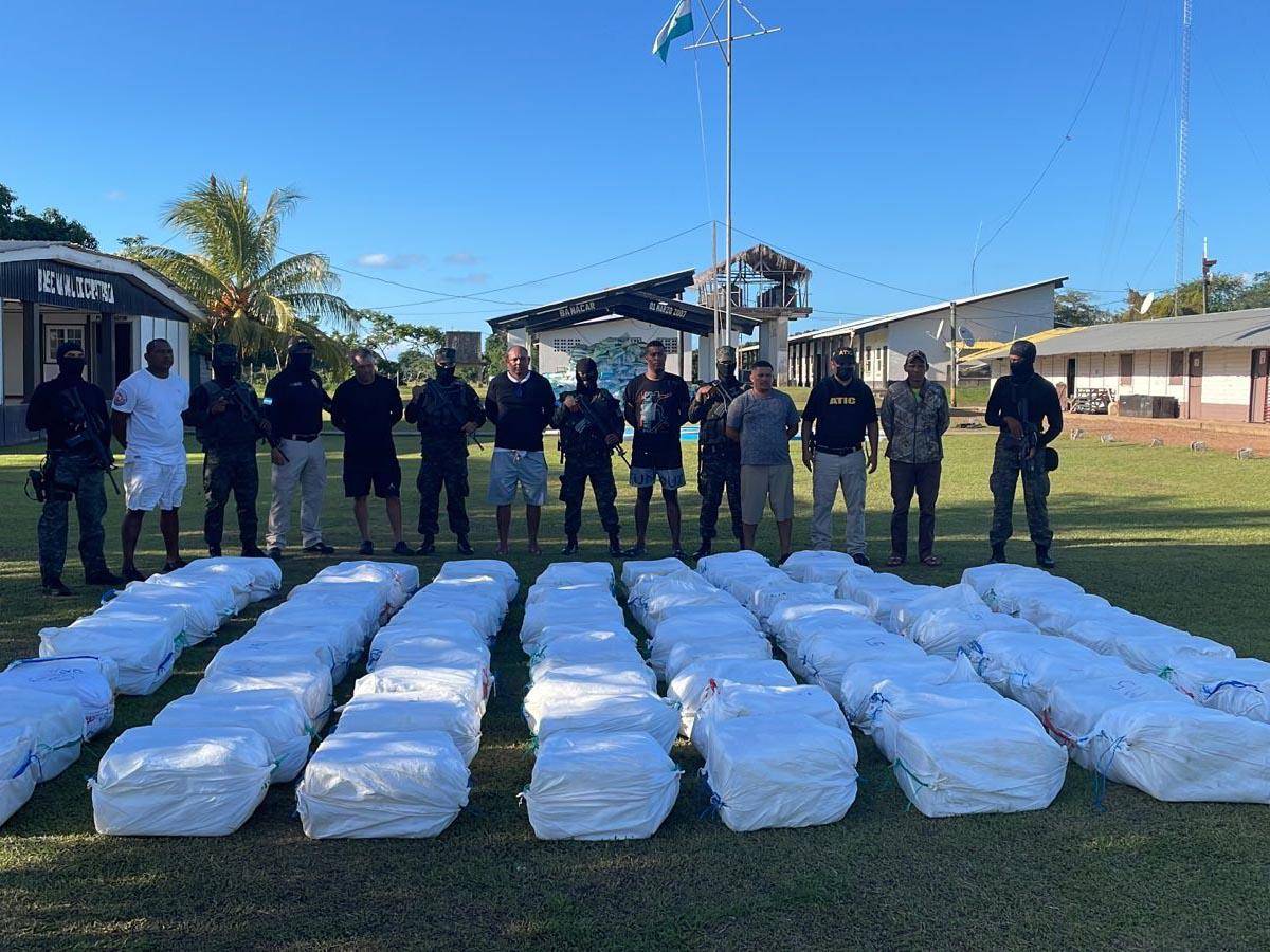 Honduras decomisa 2,000 kilos de cocaína en Gracias a Dios