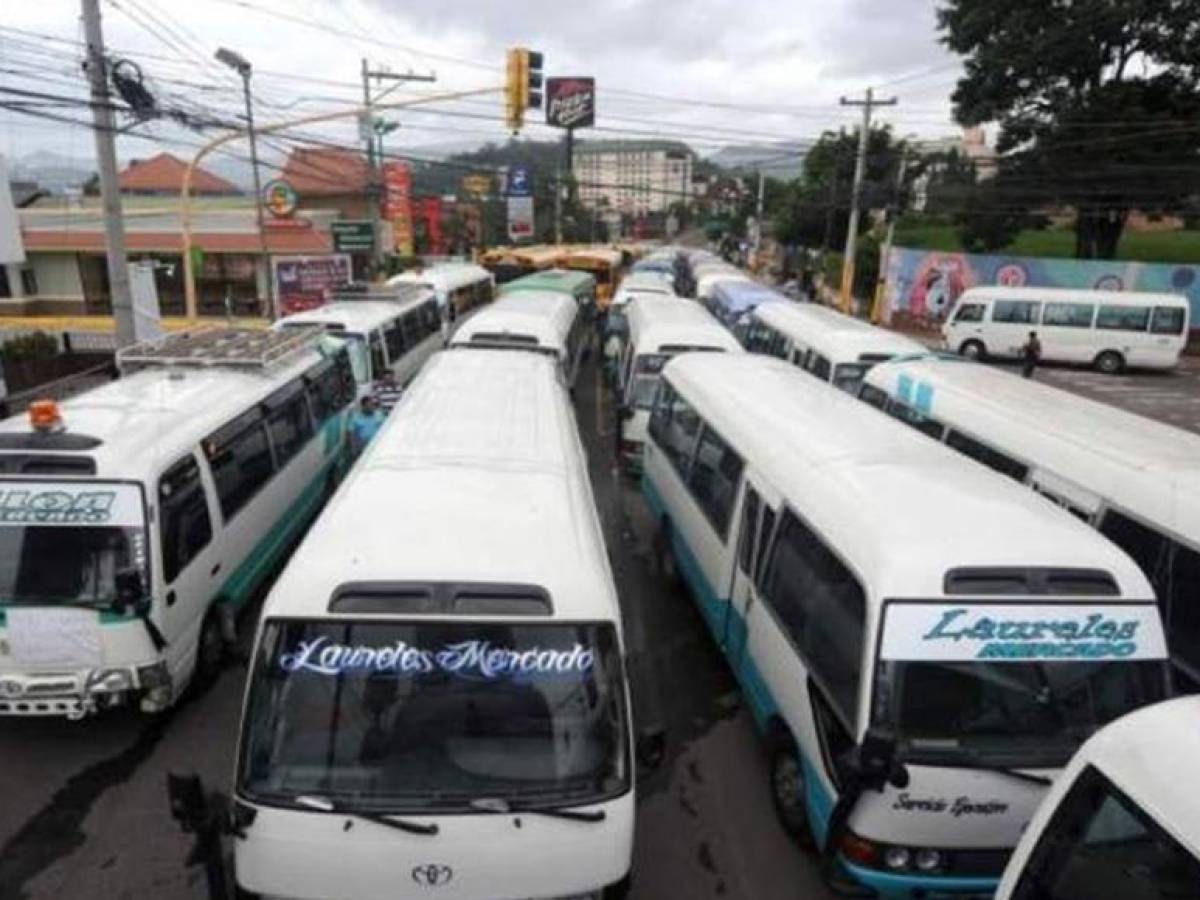 Transportistas amenazan con paro de labores para mañana