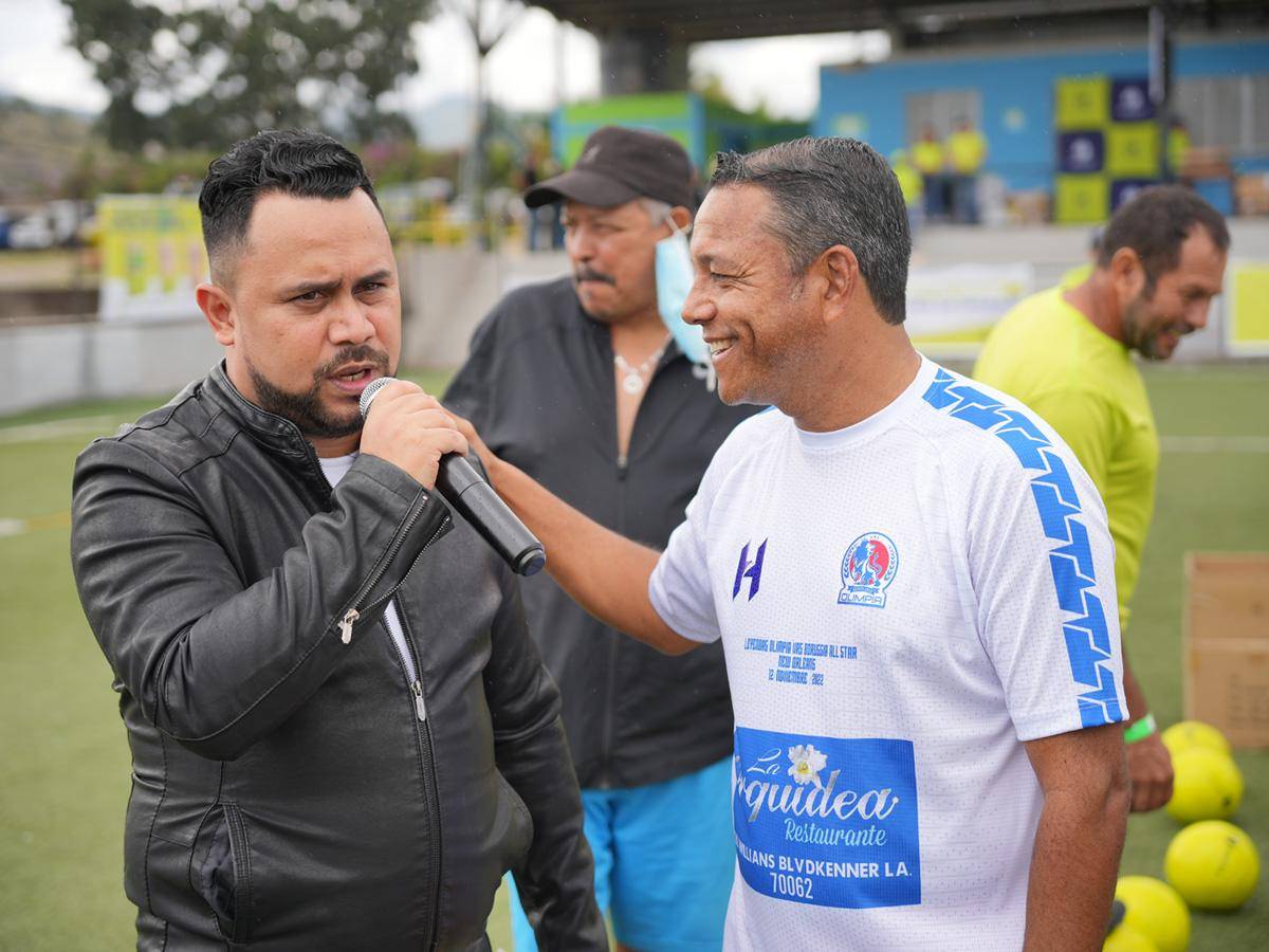 Los homenajeados tuvieron la oportunidad de jugar con el futbolista Danny Turcios.