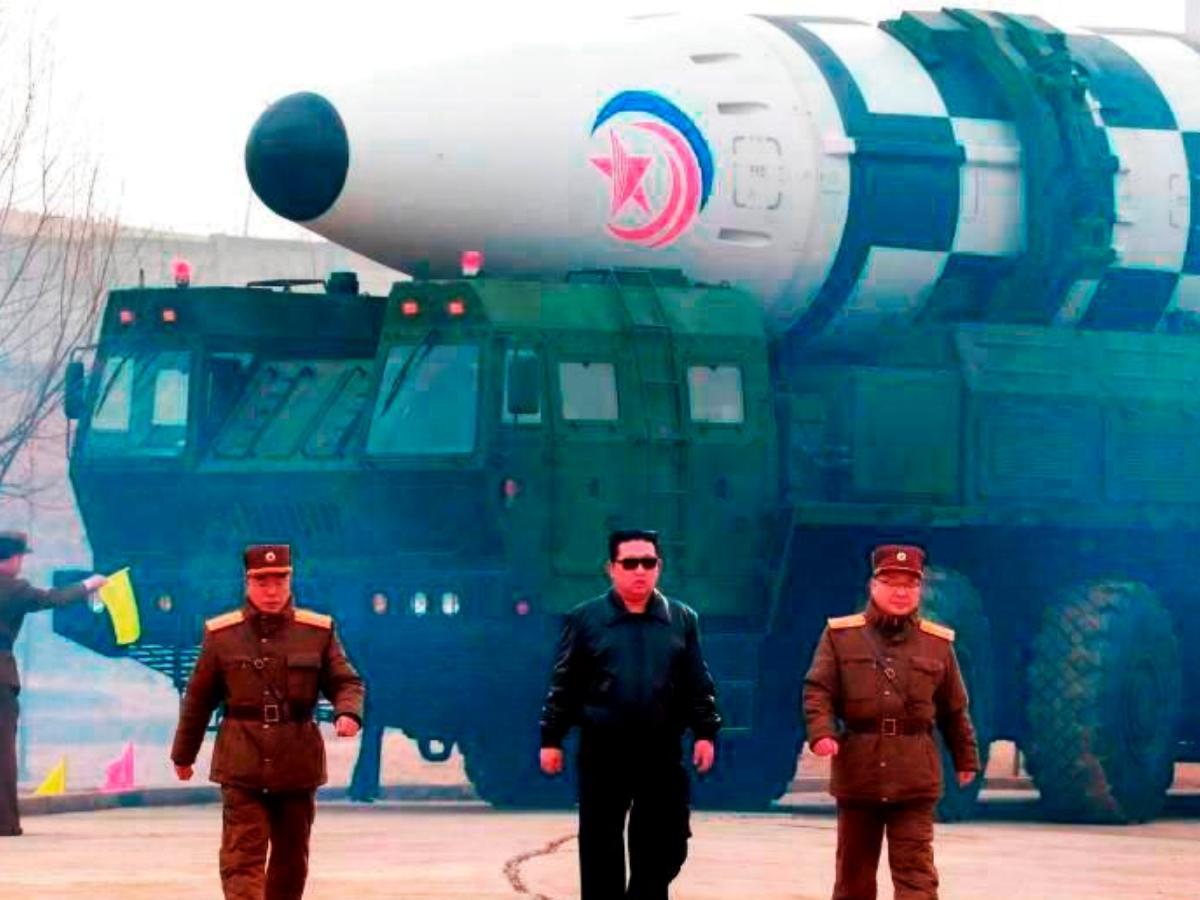 Corea del Norte vuelve a amenazar lanzando misil intercontinental