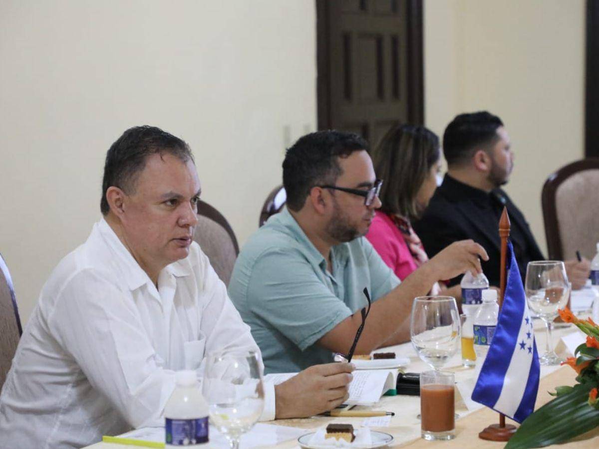 Honduras y Cuba concluyen la tercera ronda de conversaciones sobre migración