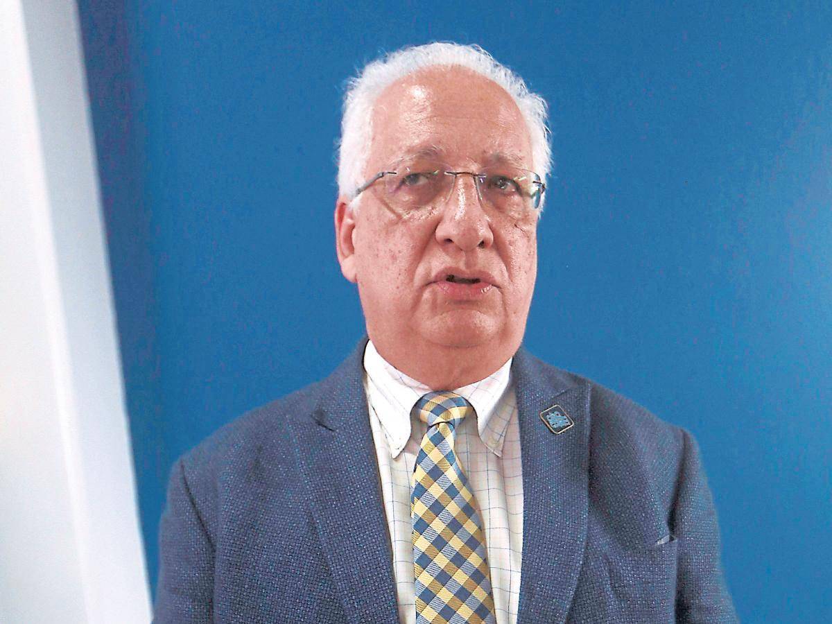 Piden destitución de Francisco Herrera como rector de la Unah