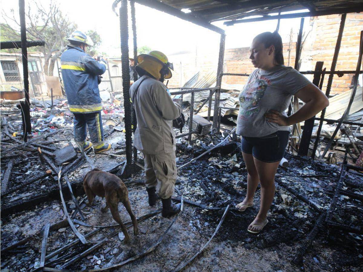 Incendio consume dos viviendas en Comayagüela