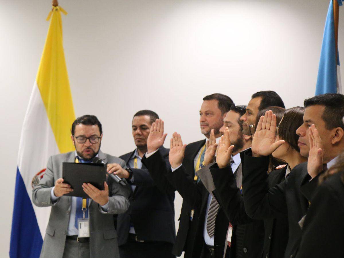 $!Lectura del juramento de las nuevas autoridades de la Unah.