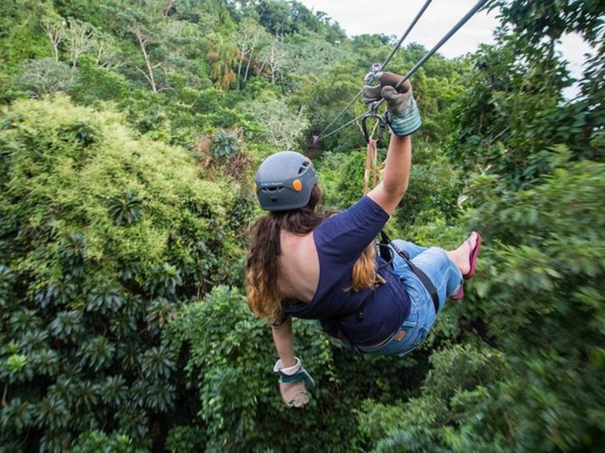 $!Aventura en tirolina en Roatán.