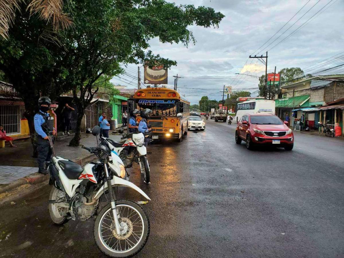 A medias trabaja el transporte público en La Ceiba por la extorsión