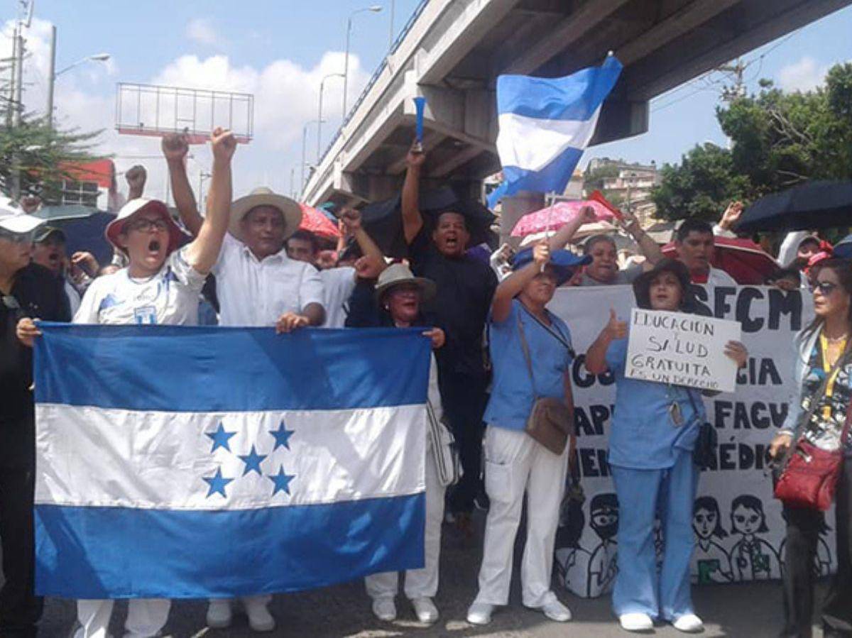 Paralizado personal de Salud en Honduras exigiendo reajuste salarial