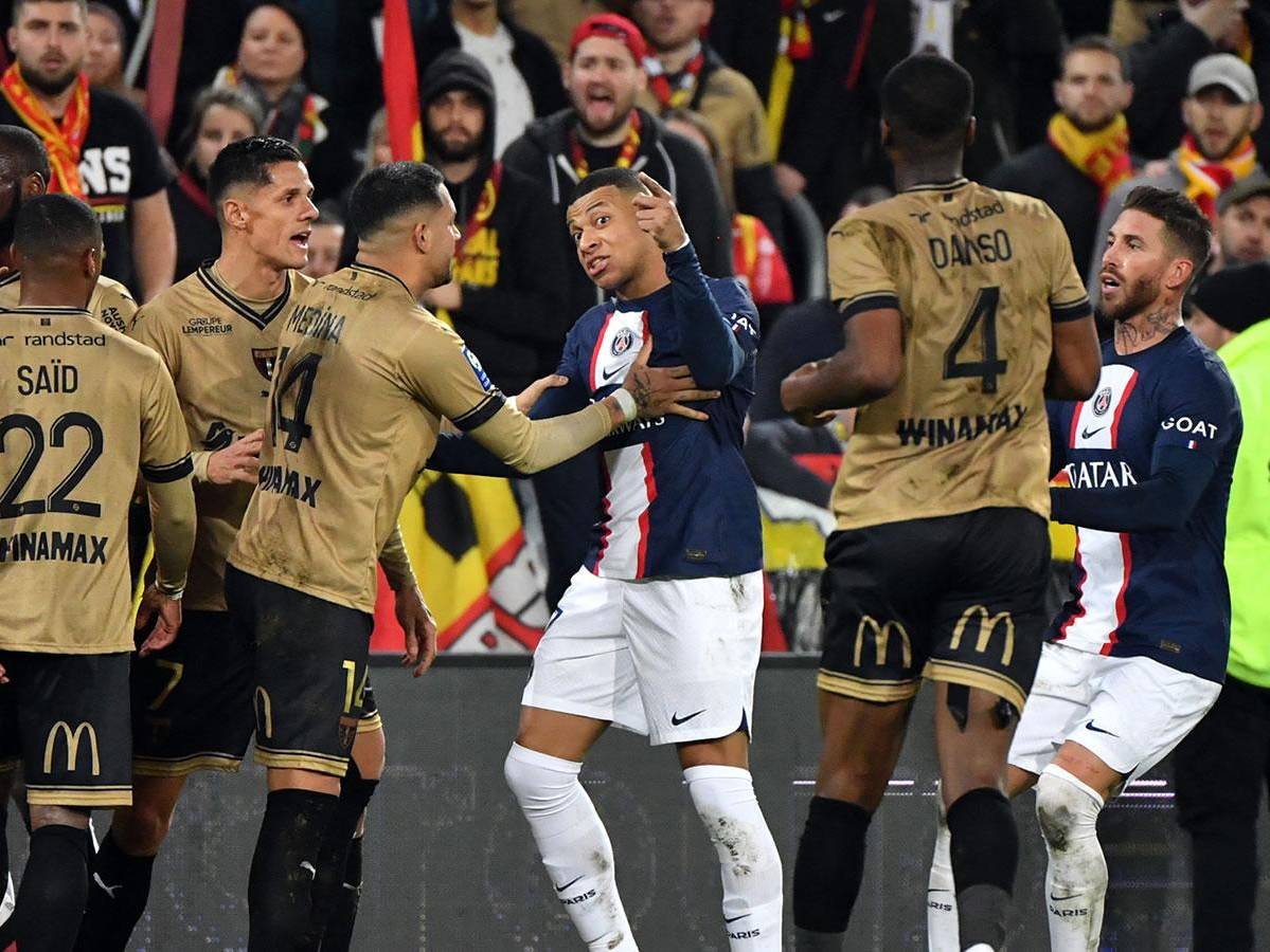 Lens amarga el Año Nuevo al PSG y a Mbappé en la Ligue 1