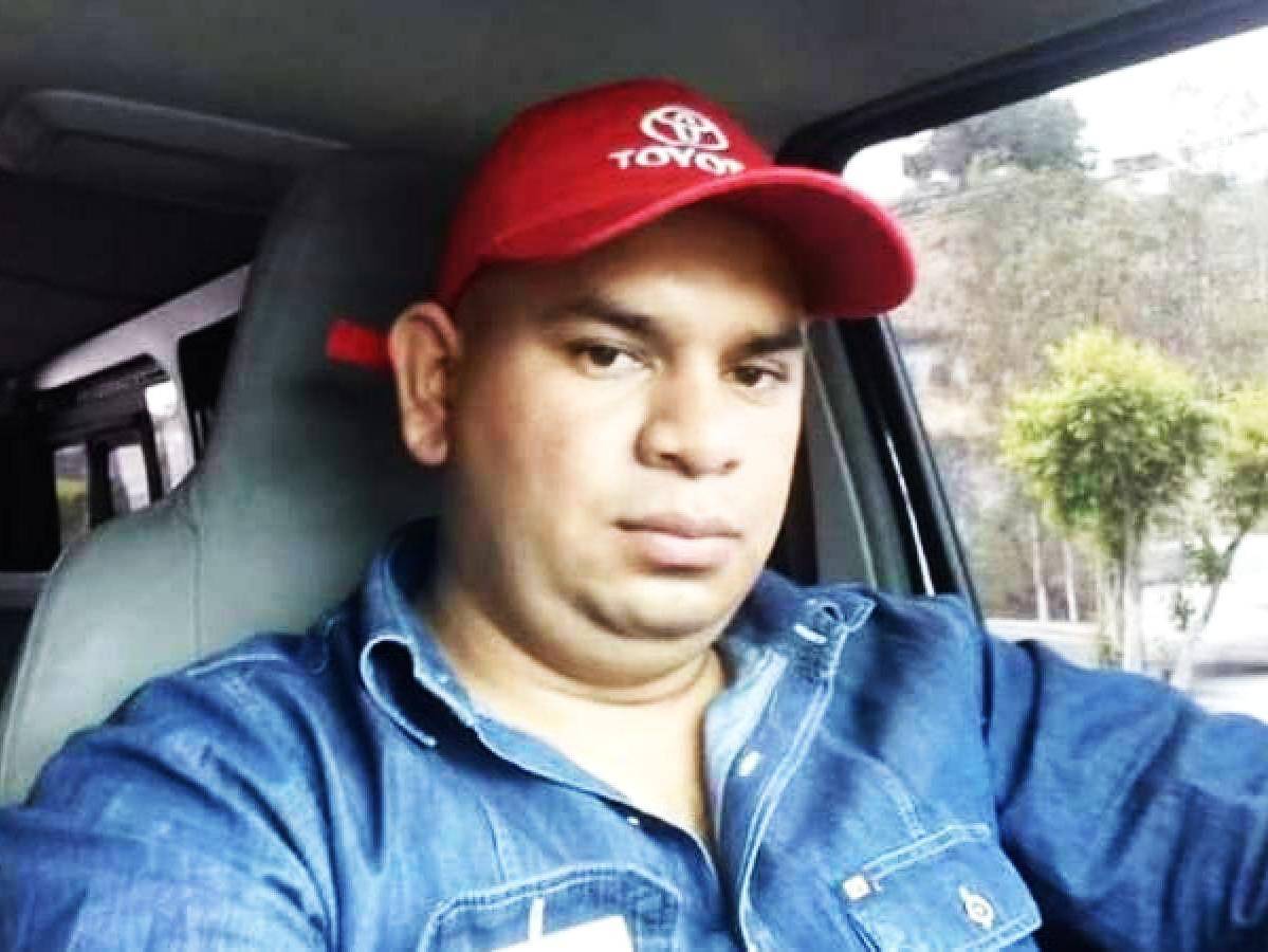 Asesino de amante de su esposa sigue huyendo de la policía