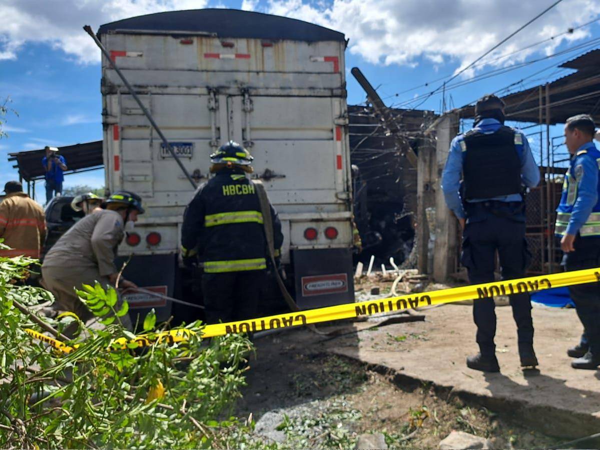 Dos muertos y cinco heridos deja accidente de rastra en Tegucigalpa