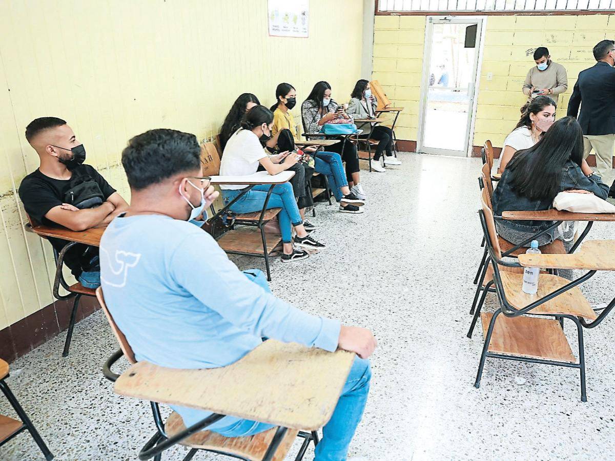 Universidades incrementan oferta presencial para el 2023