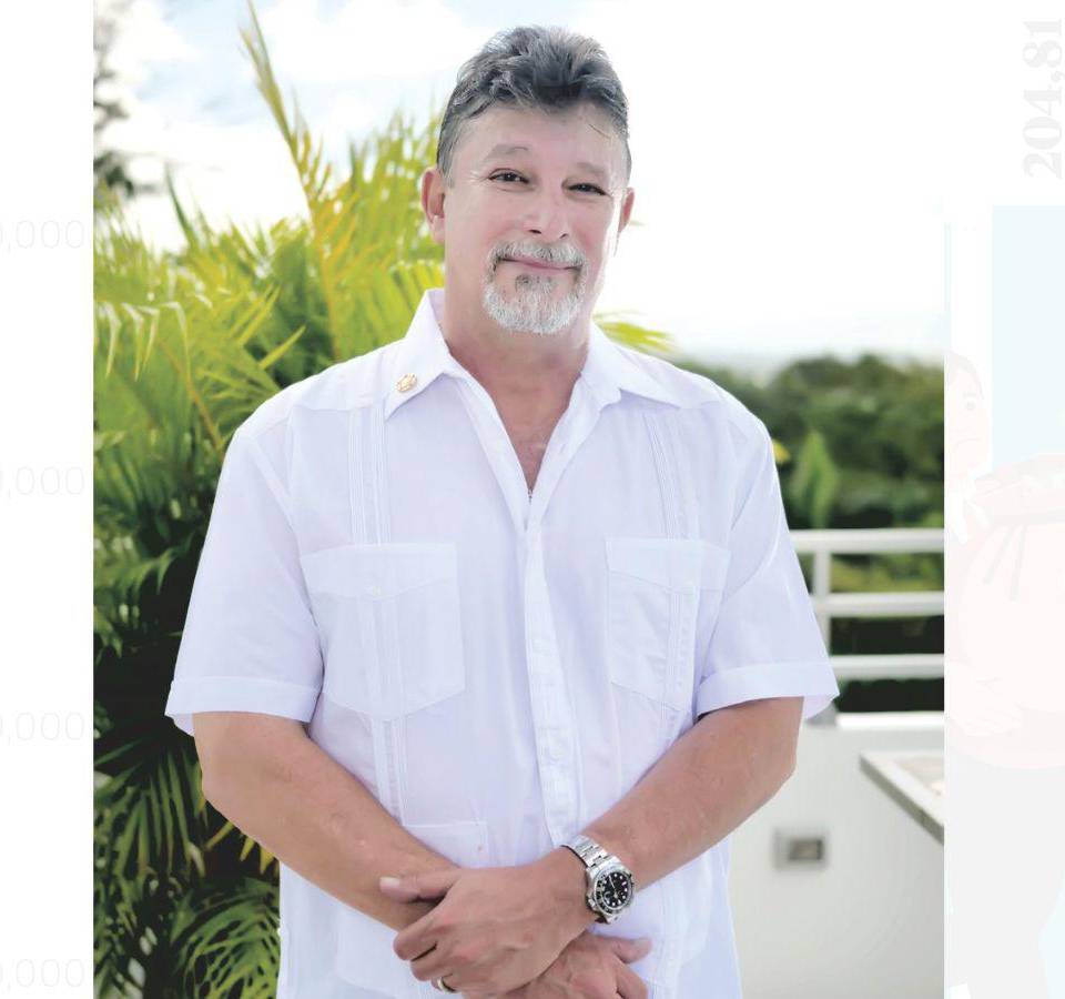 César Elvir, gerente de Microenvases, empresa que proveerá vasos a Coca-Cola en Estados Unidos, México y Canadá.