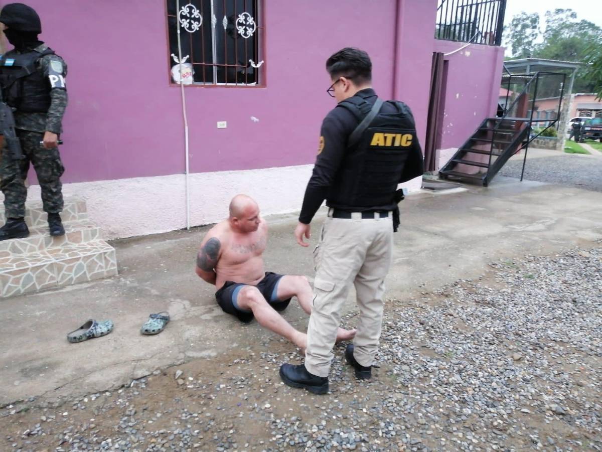 Capturan a alcalde por supuesto asesinato de cuatro personas