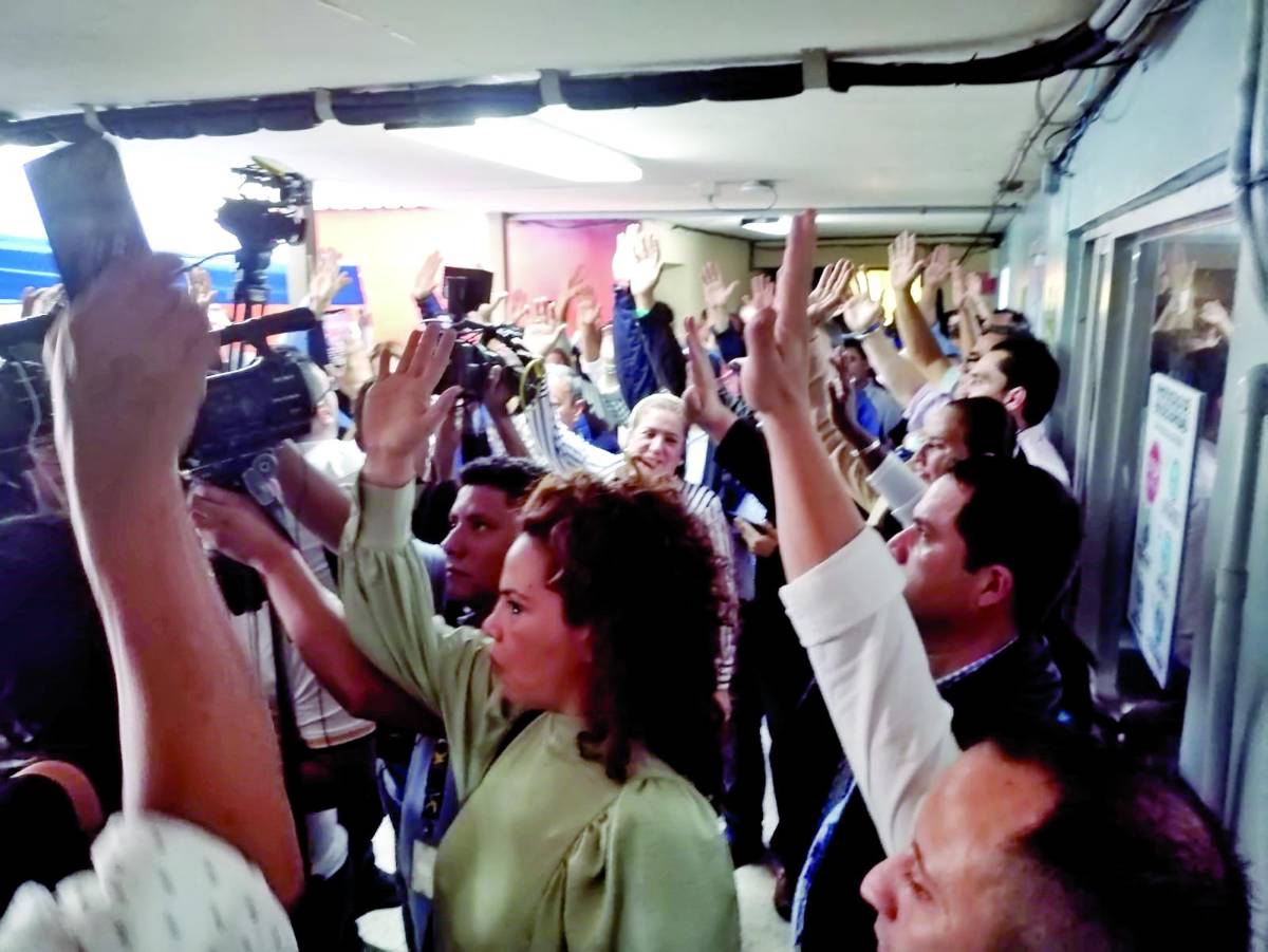 Sesión de 72 diputados desconoce elección del fiscal