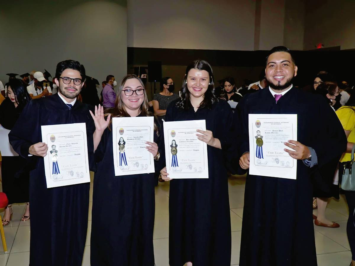 Orgullo y gozo por los nuevos profesionales