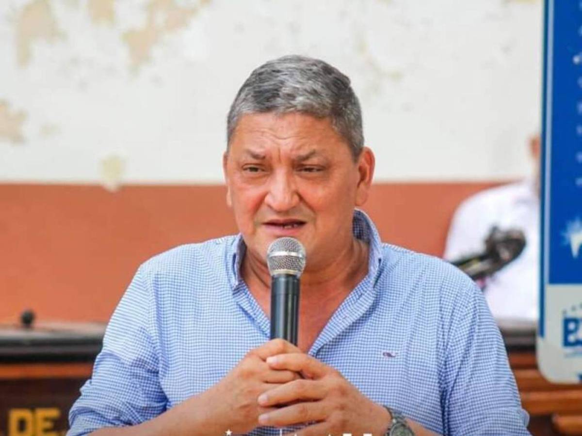 Alcalde “prueba” arma y hiere a hombre en feria de Choluteca