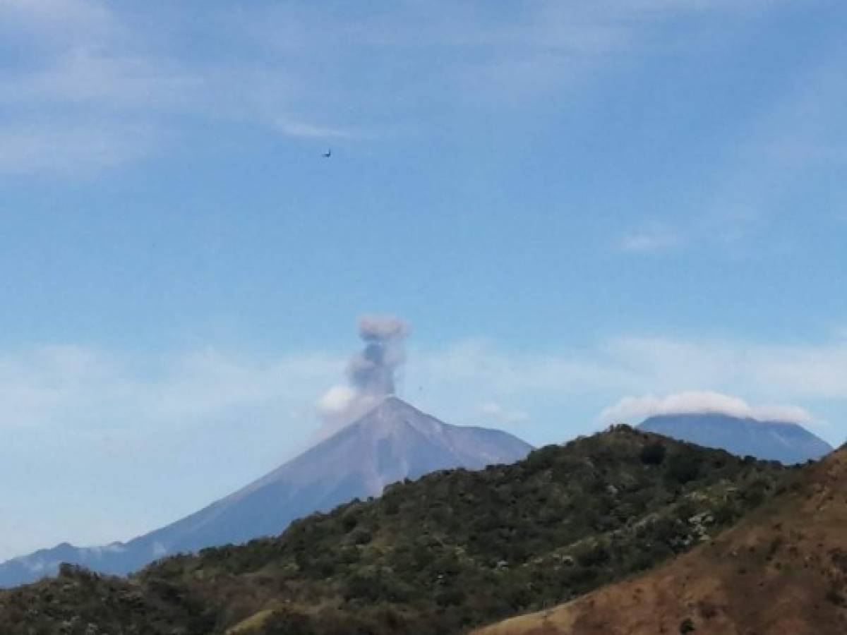 Volcán de Fuego entra en fase eruptiva en Guatemala