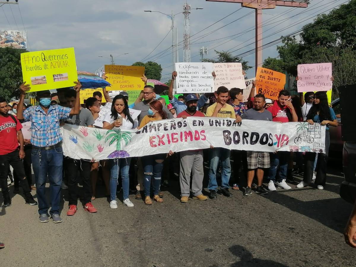 Pobladores bloquean la CA-13 en El Progreso, Yoro, exigiendo la construcción de bordos