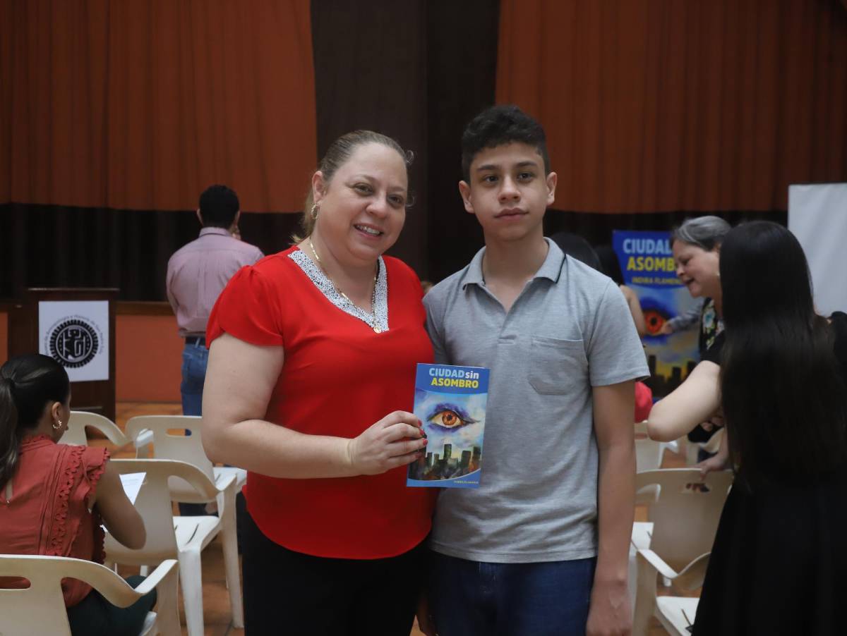 Ciudad sin asombro, la nueva obra literaria de Indira Flamenco