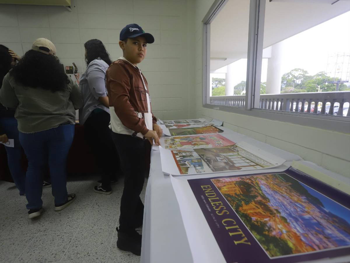 En fotos: exposición de calendarios japoneses en SPS