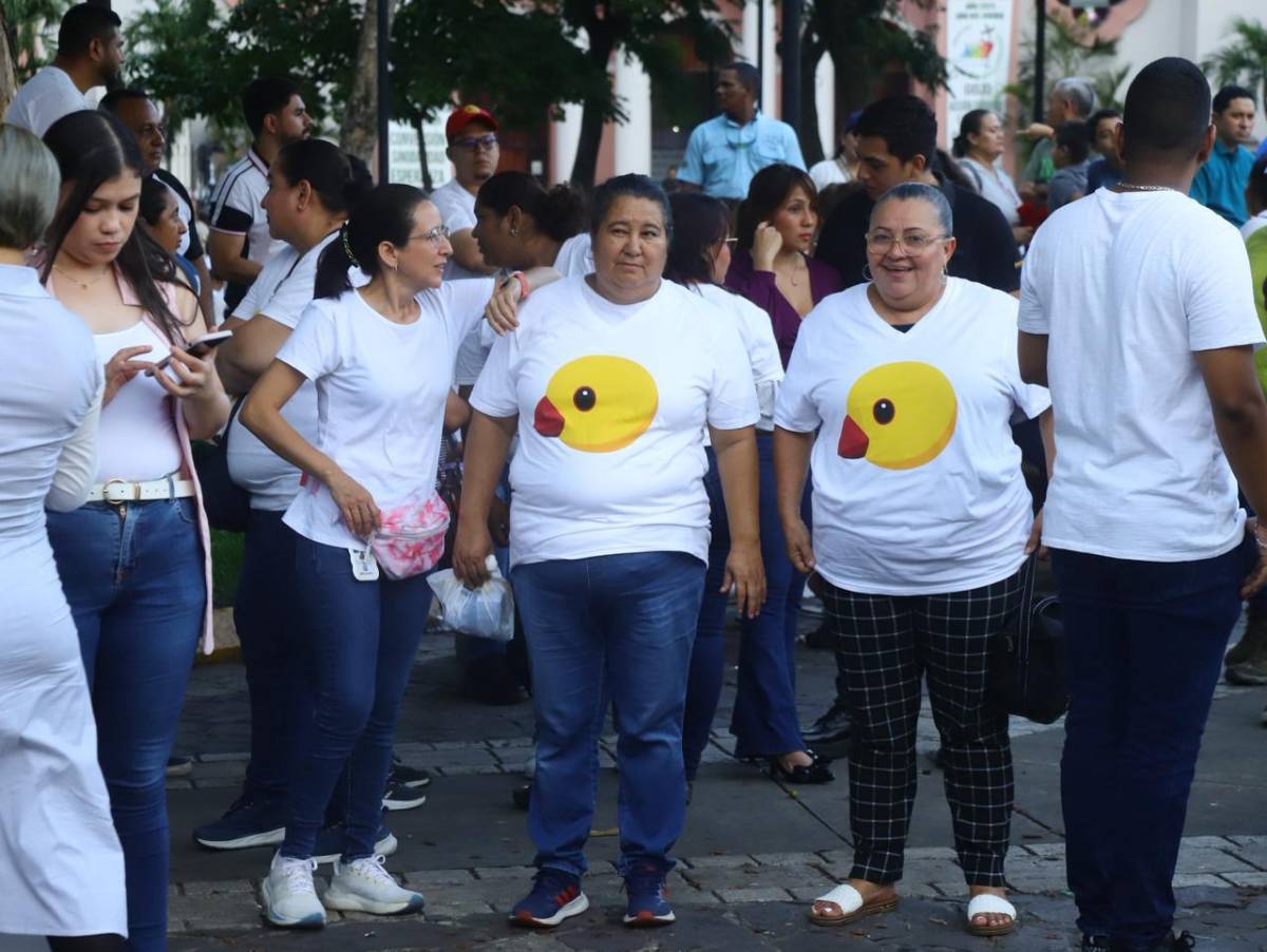 Sampedranos llegan al Parque Central a respaldar a Contreras tras convocatoria a protesta