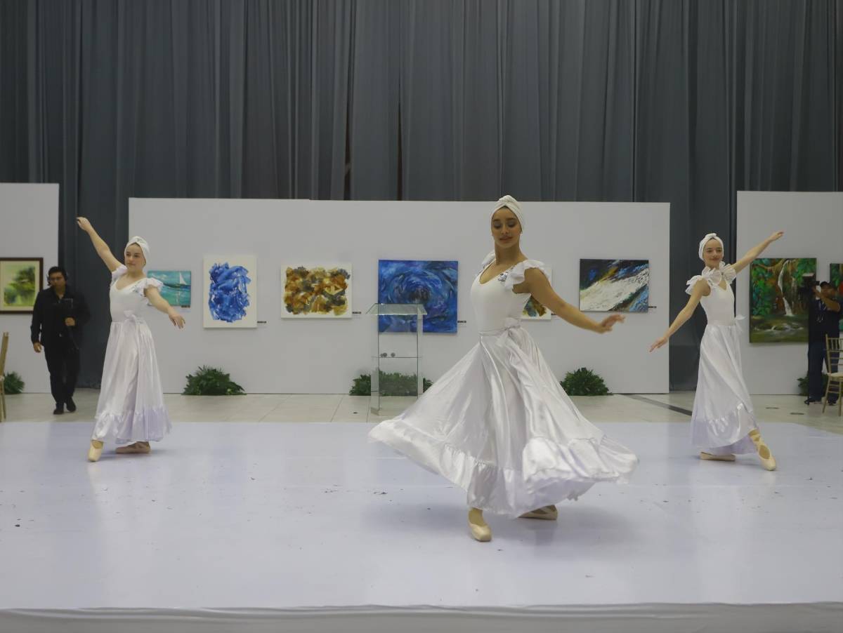 Fotos: 25 aniversario con difusión de arte, cultura y cooperación