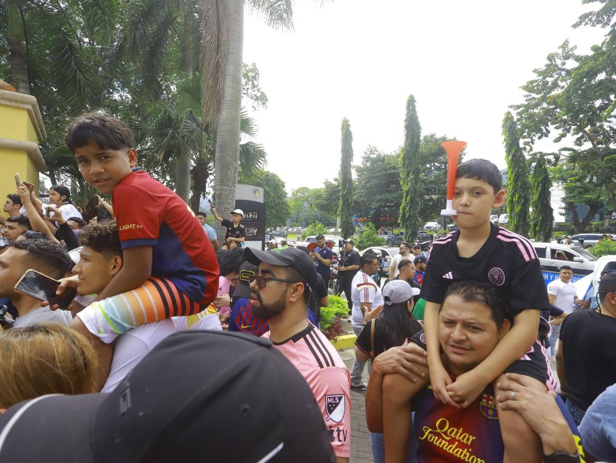 Fotos: Con caravana reciben a Messi en San Pedro Sula