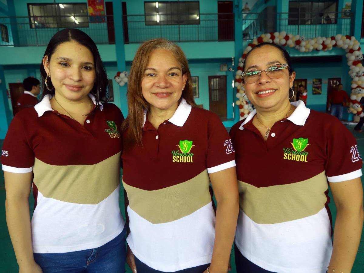 Fotos: Seniors del Instituto Bilingüe Florencia realizan su entrada