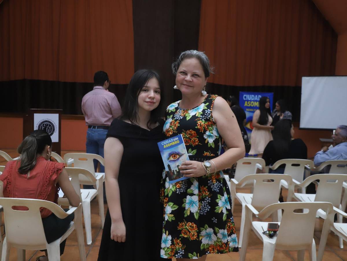 Ciudad sin asombro, la nueva obra literaria de Indira Flamenco