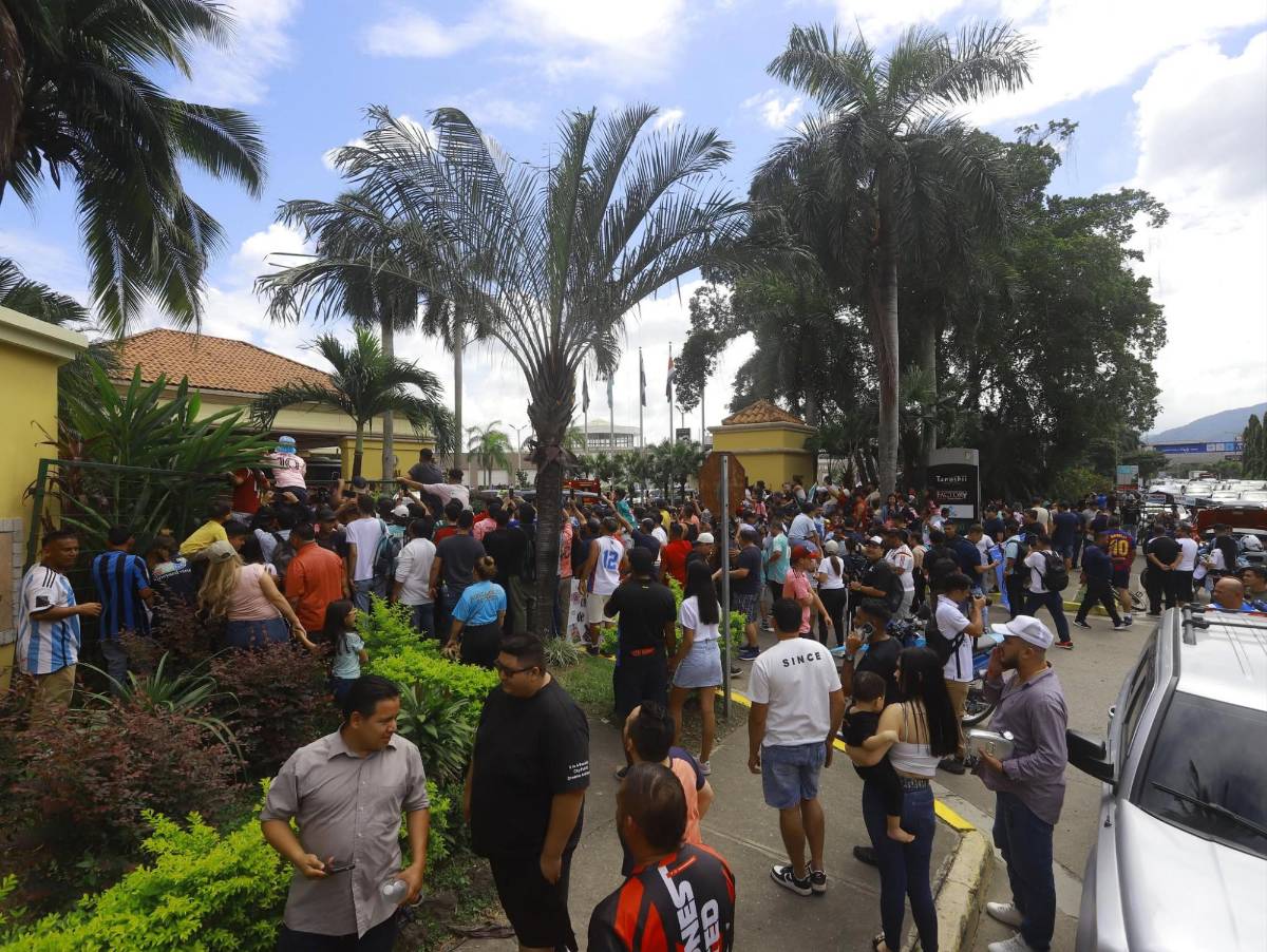 Fotos: Con caravana reciben a Messi en San Pedro Sula