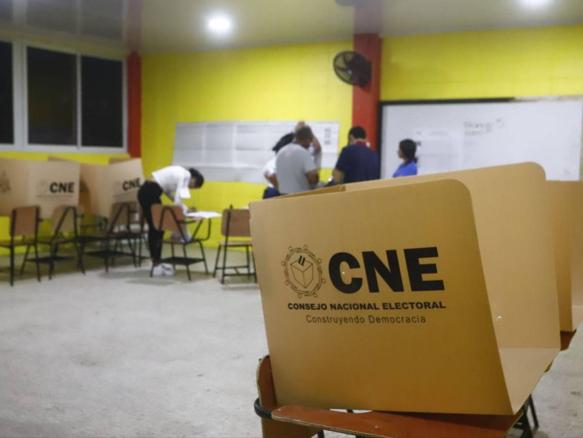 “Goleados” se van casi todos los exfutbolistas en elecciones primarias