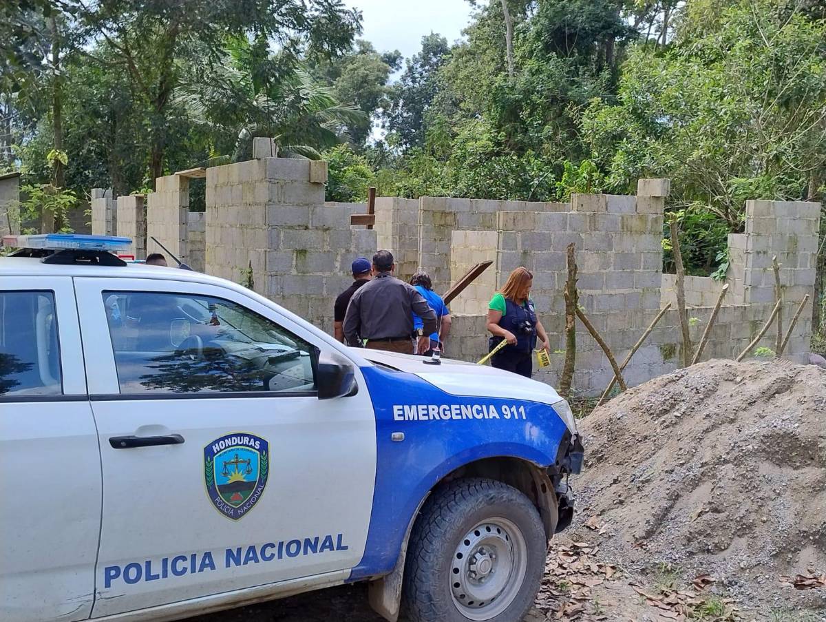 Matan a maestro de obra dentro de la casa que construía en La Ceiba