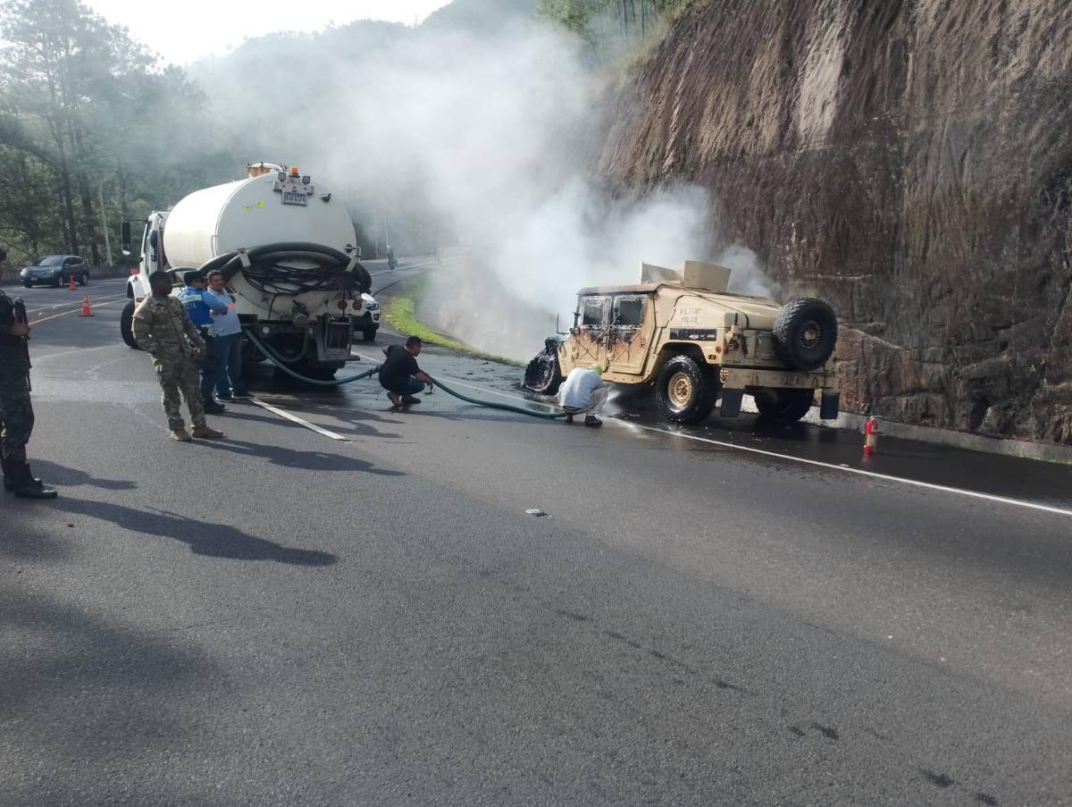 Vehículo militar blindado se incendia en la CA-5