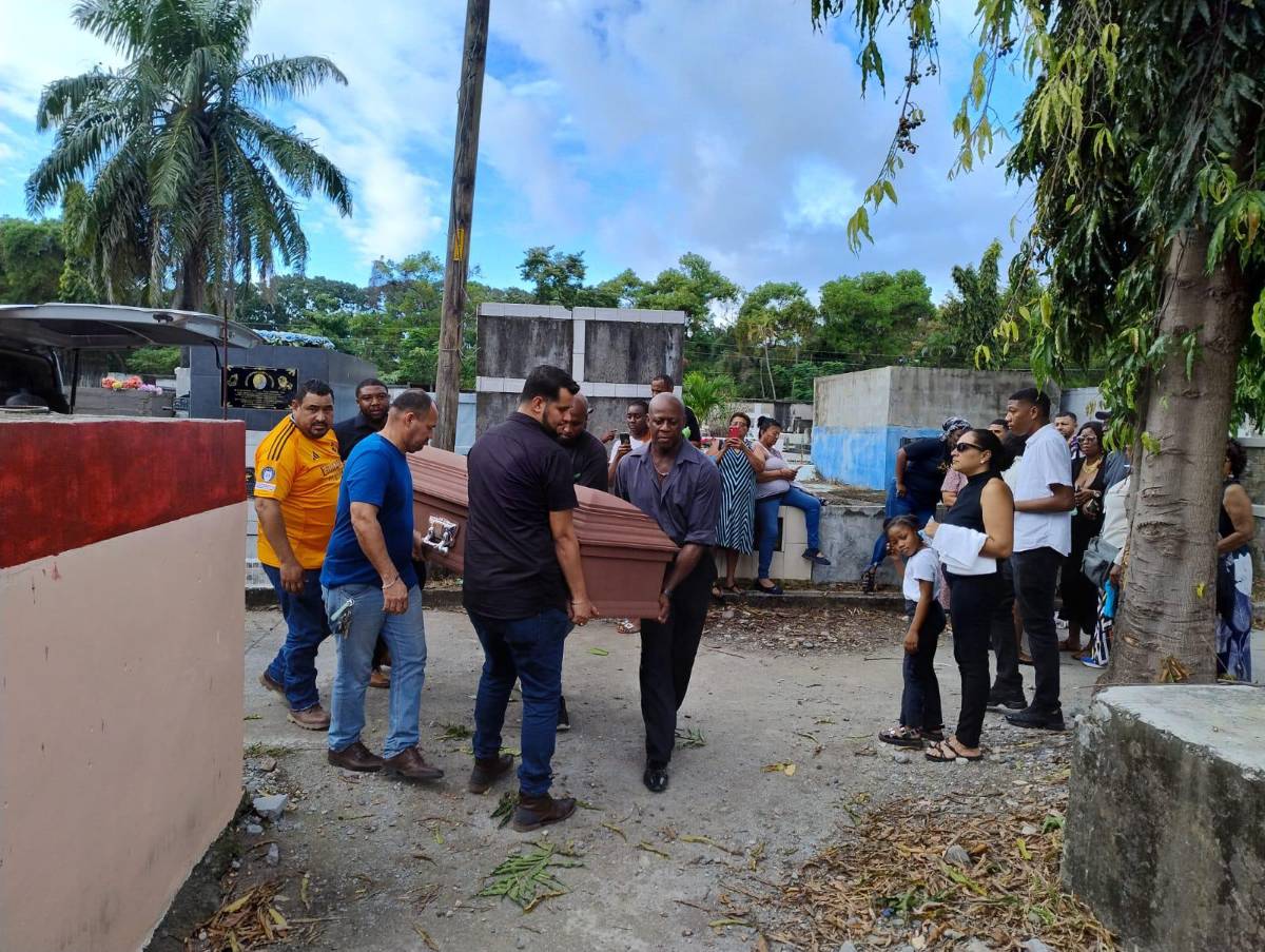 Entre desgarradores llantos, familiares despiden al futbolista Ricardo Bernardez
