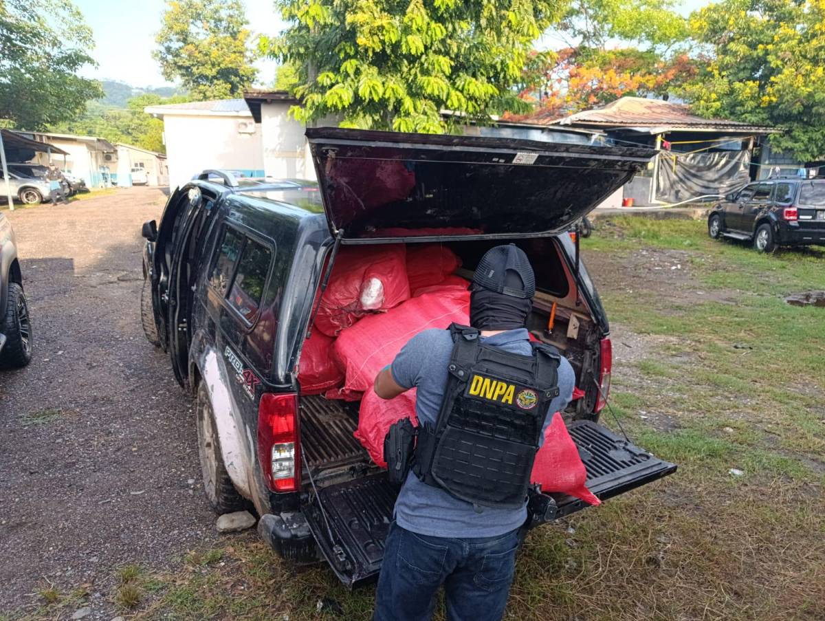 Decomisan 172 kilos de cocaína tras persecución policial en Pimienta, Cortés
