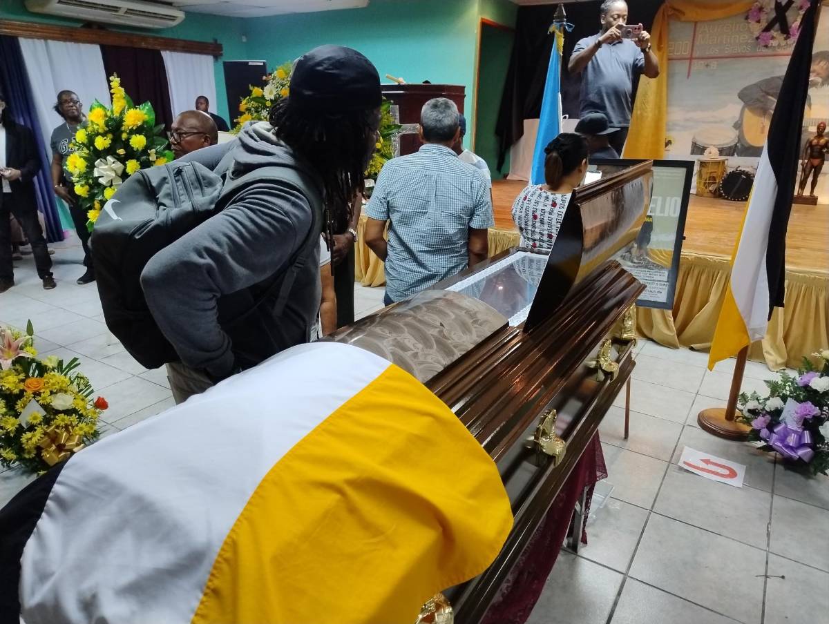 Realizan homenaje al cantante Aurelio Martínez en La Ceiba