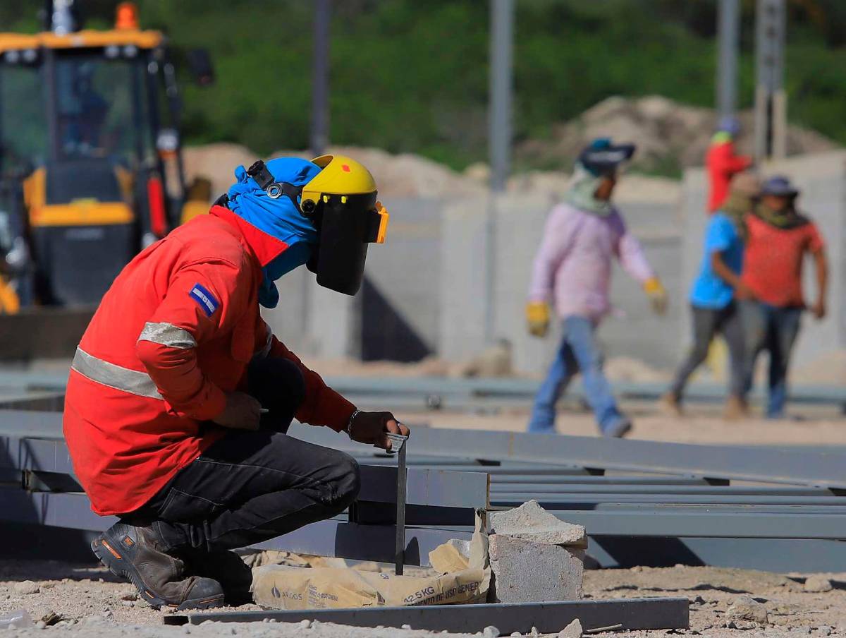 Por no tener permiso de construcción, alcaldía paró más de 400 obras