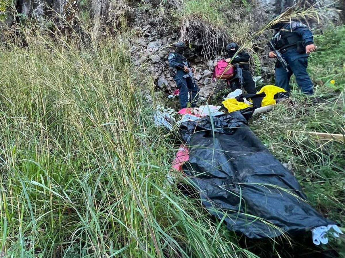 Armas decomisadas supuestamente de Pandilla 18.