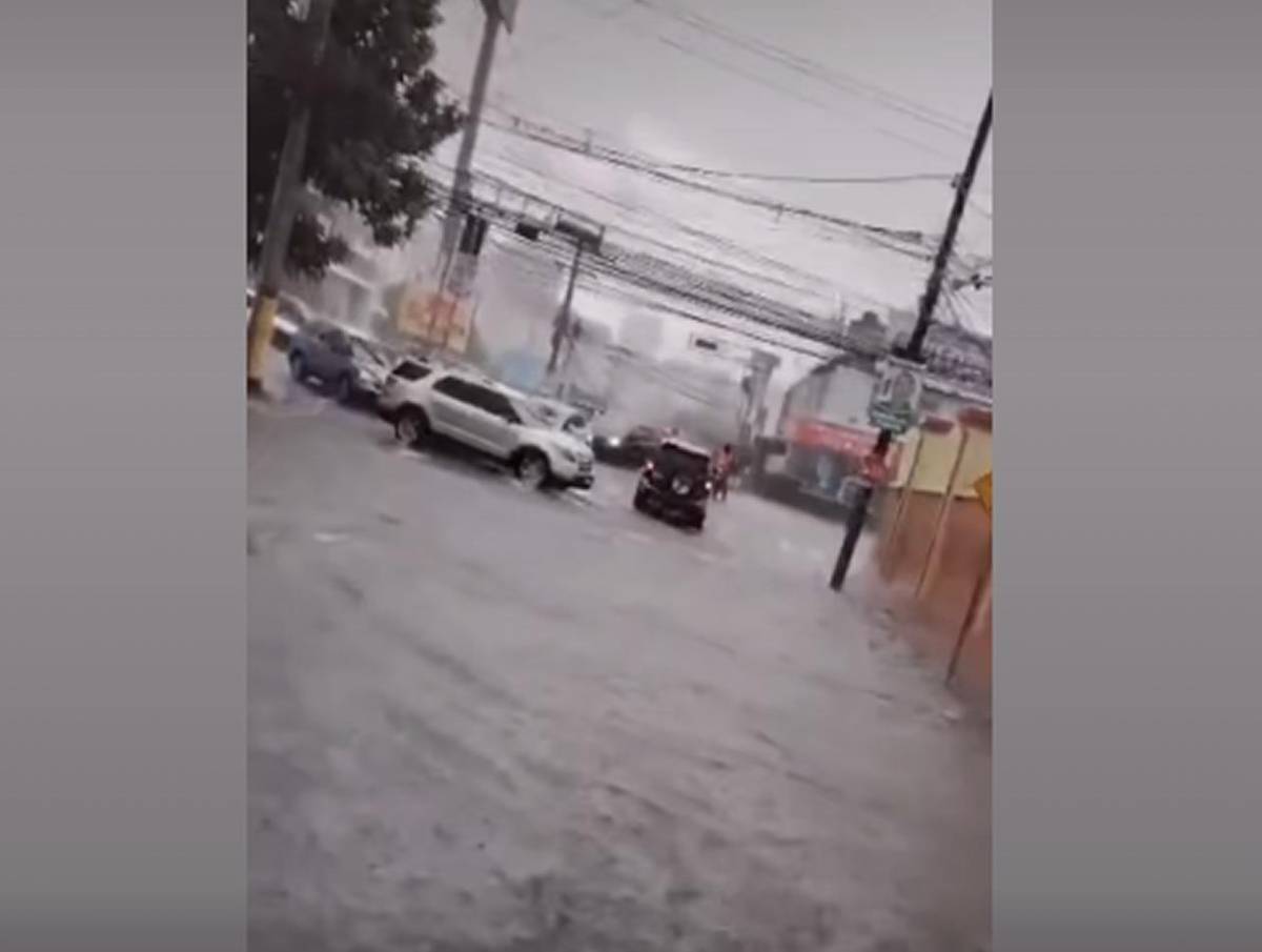 Muertos, derrumbes y calles inundadas por las lluvias en Honduras