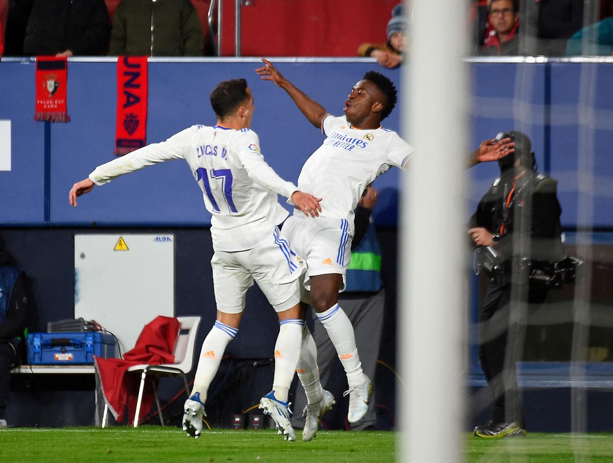 Lucas Vázquez y Vinicius celebrando el definitivo 1-3 del Real Madrid.
