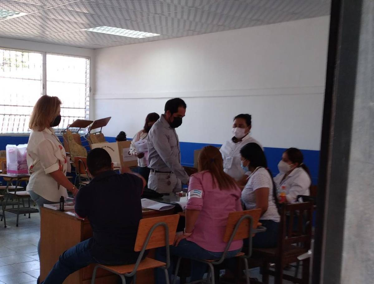 Candidatos de partidos minoritarios animan a la ciudadanía a seguir votando