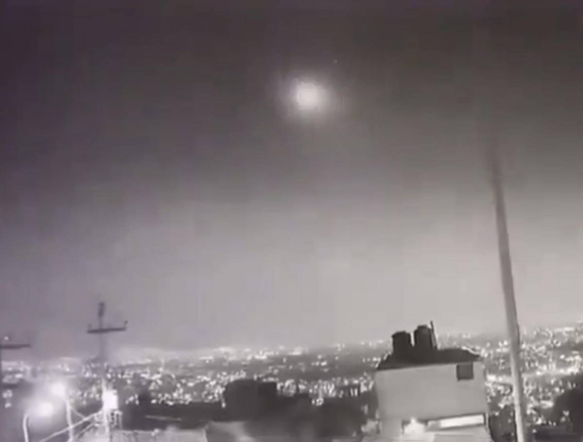¿Cayó un meteorito en México? Misterioso estruendo y destello alarma a habitantes