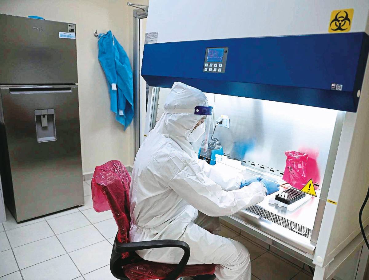 Bajan atenciones y pruebas de covid-19 en Atlántida